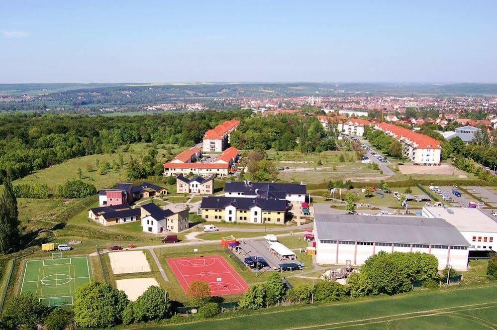 Euroville Jugend- Und Sporthotel Наумбург Экстерьер фото