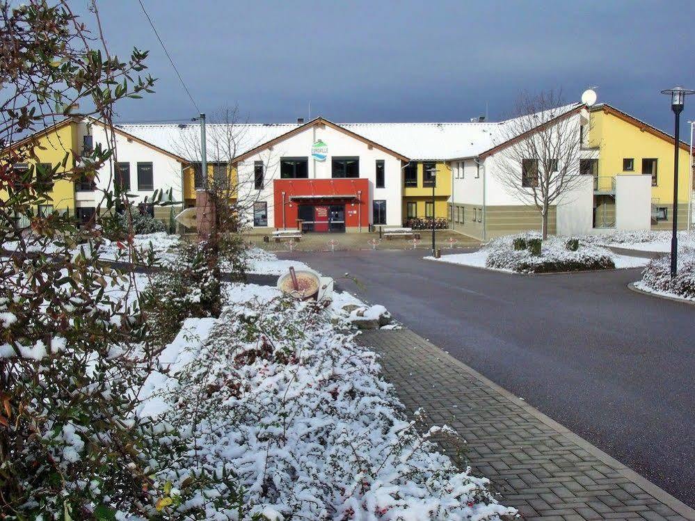 Euroville Jugend- Und Sporthotel Наумбург Экстерьер фото