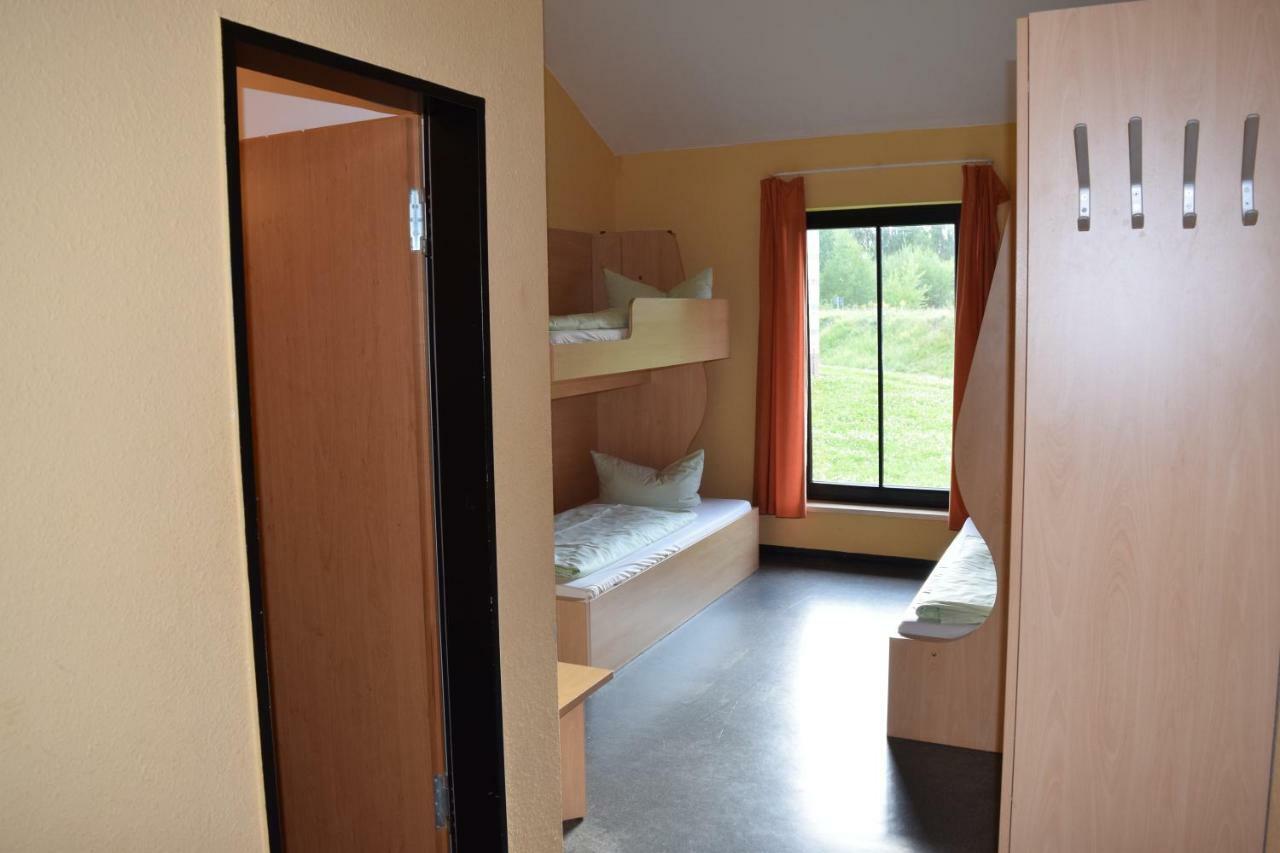 Euroville Jugend- Und Sporthotel Наумбург Экстерьер фото